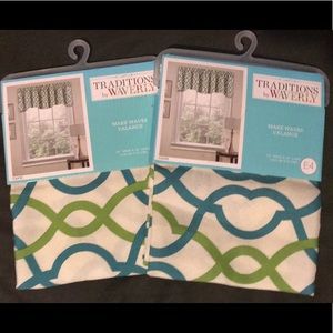 🌿2/$10 2 Window Valances
